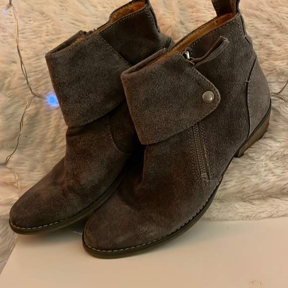 Nine West Shoes - Nine West vintage America collection, gray leather ankle boots. Size 8